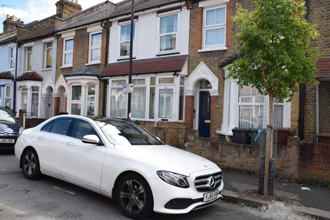 Three Bedroom House Lancaster Road Londra Dış mekan fotoğraf