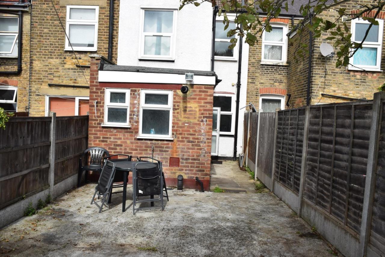 Three Bedroom House Lancaster Road Londra Dış mekan fotoğraf