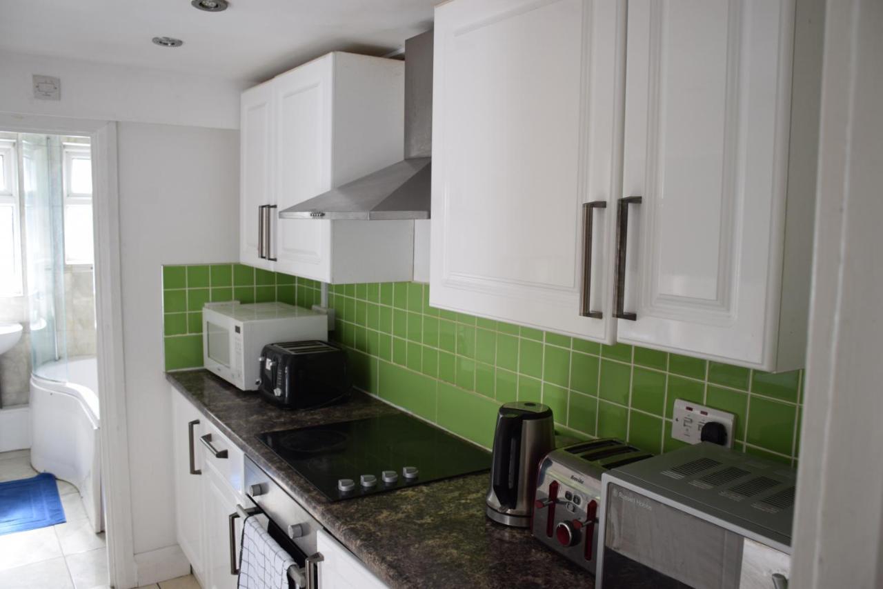 Three Bedroom House Lancaster Road Londra Dış mekan fotoğraf
