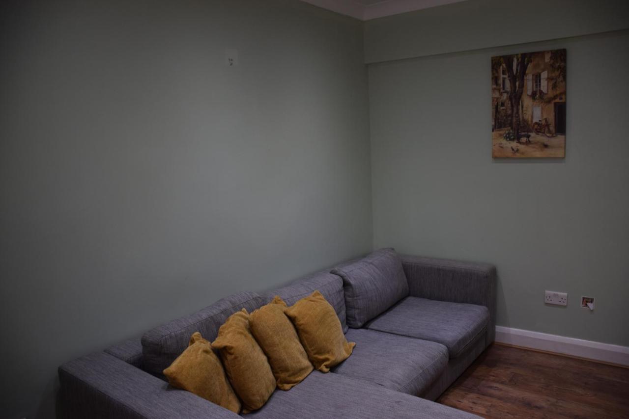 Three Bedroom House Lancaster Road Londra Dış mekan fotoğraf
