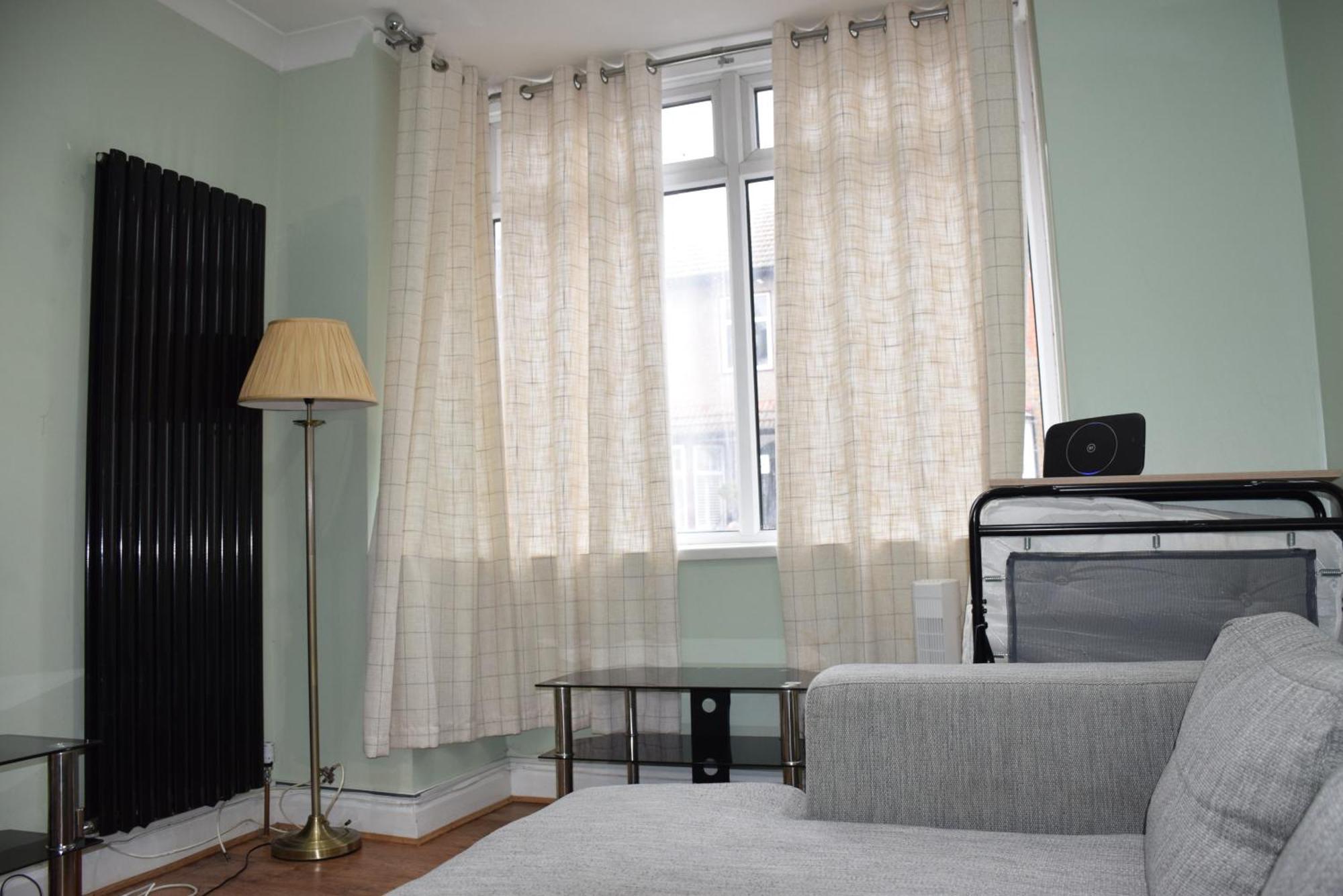 Three Bedroom House Lancaster Road Londra Dış mekan fotoğraf